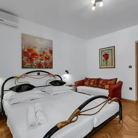 79-5 Gostinjska kuća 3*